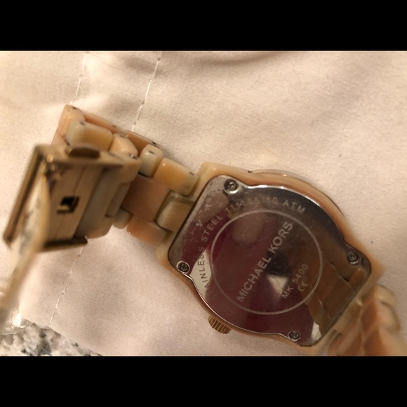Michael Kors Watch - Picture 5 of 8